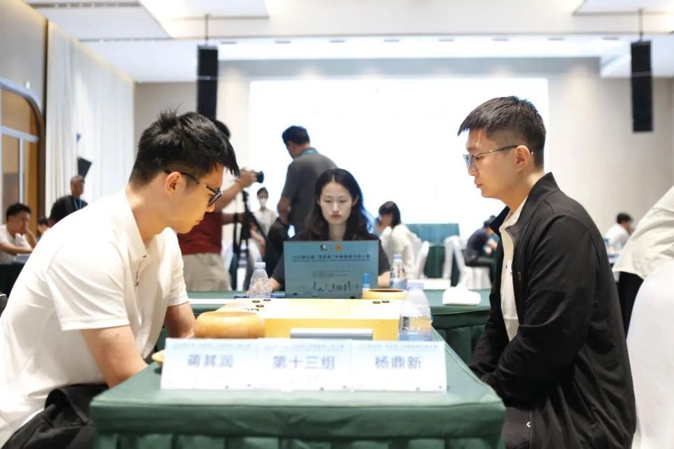 辜梓豪九段, 杨楷文九段, 成功屠戮白